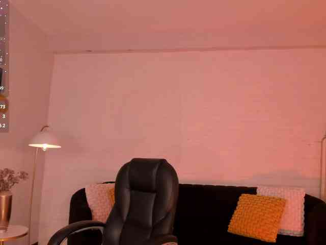 CarolineGrace webcam