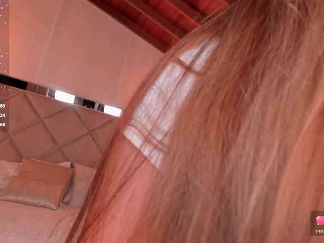 CarolineGrace webcam