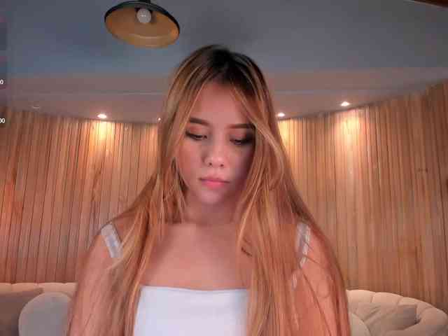 CarolineGrace webcam