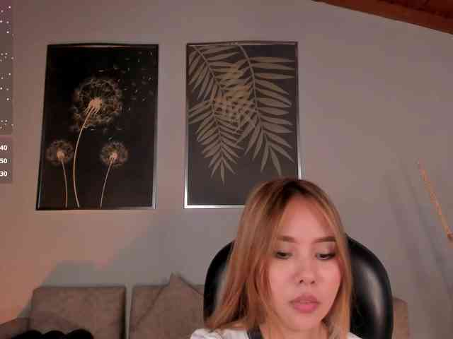 CarolineGrace webcam