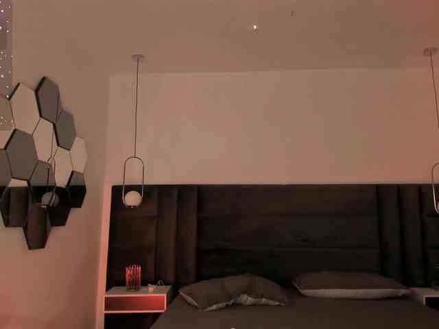 CarolineGrace webcam