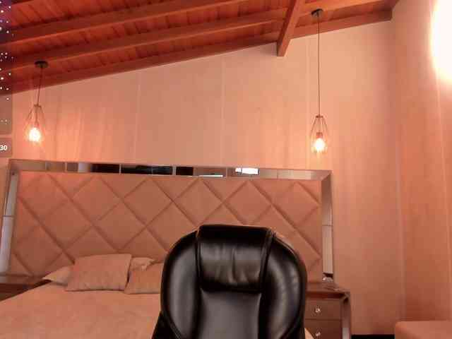 CarolineGrace Live Webcam on BongaCams