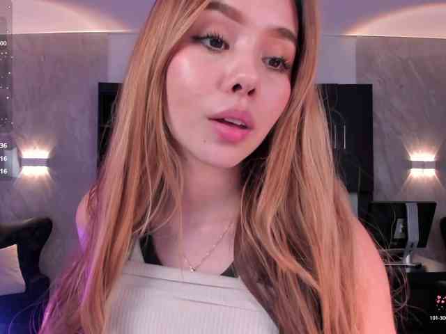 CarolineGrace webcam