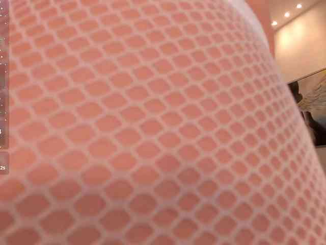 CarolineGrace webcam