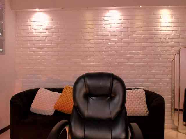 CarolineGrace webcam