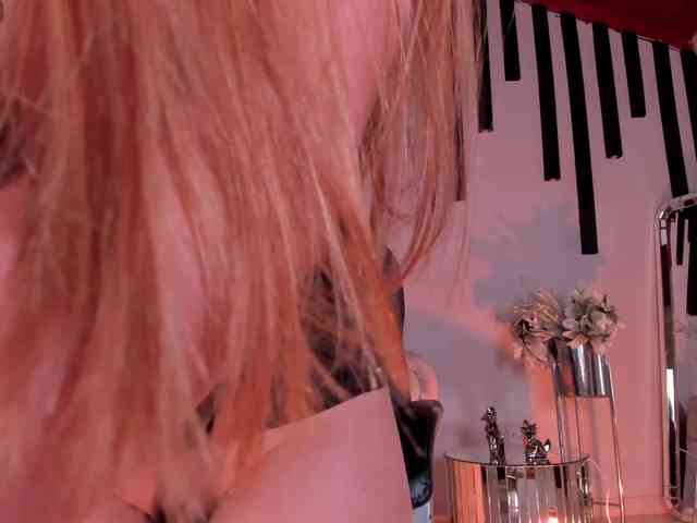 CarolineGrace webcam