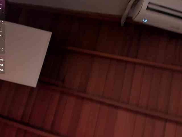 CarolineGrace webcam
