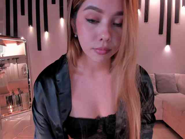 CarolineGrace webcam