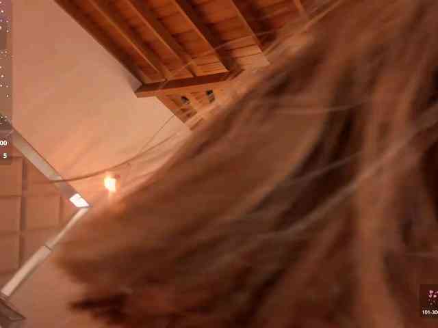 CarolineGrace webcam