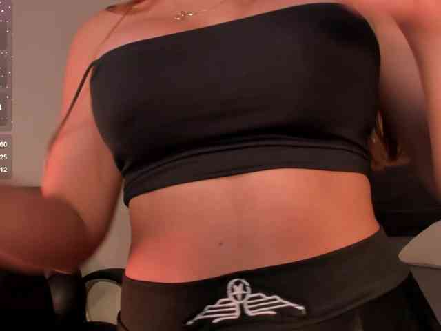 CarolineGrace webcam