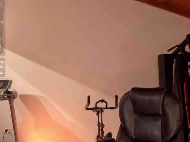 CarolineGrace webcam