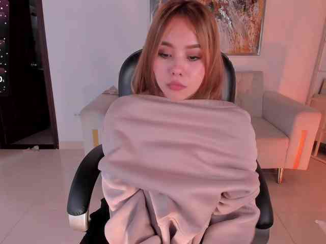 CarolineGrace webcam