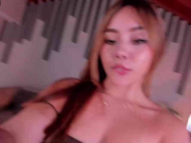 CarolineGrace webcam