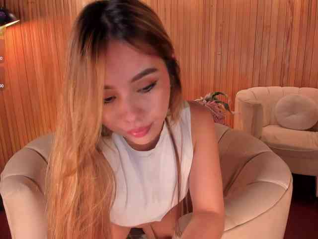 CarolineGrace webcam