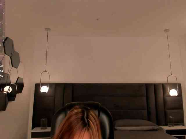 CarolineGrace webcam