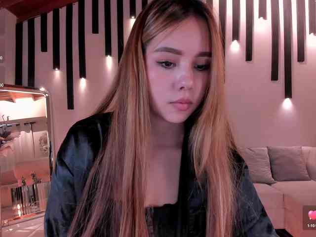 CarolineGrace webcam