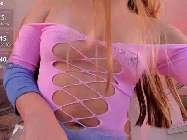CarolineGrace webcam