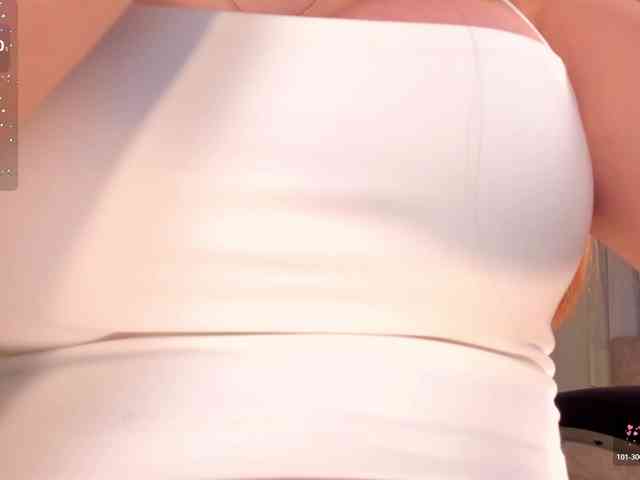 CarolineGrace webcam