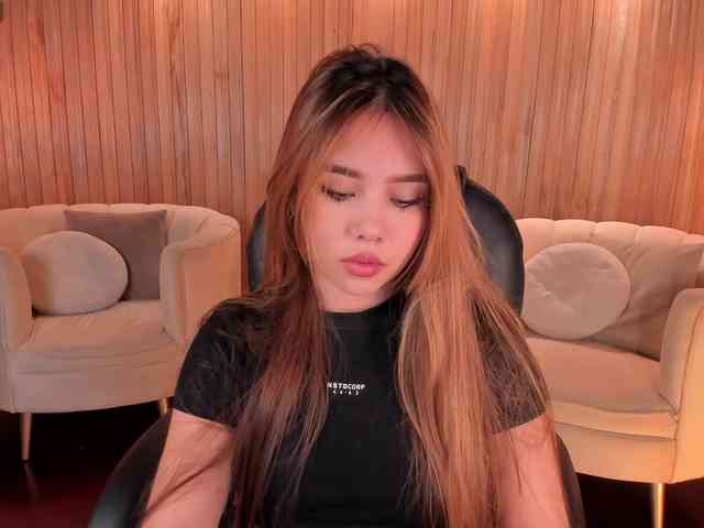 CarolineGrace webcam