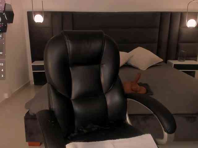 CarolineGrace webcam