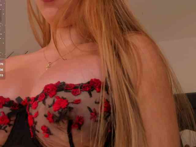 CarolineGrace webcam