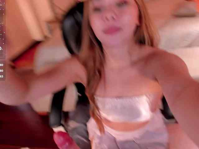 CarolineGrace webcam