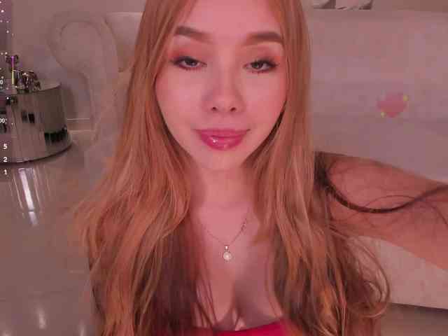 CarolineGrace webcam