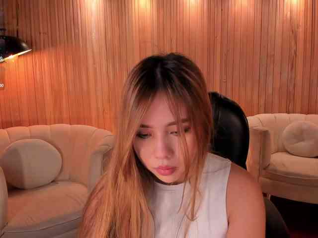CarolineGrace webcam