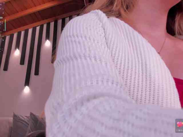 CarolineGrace webcam