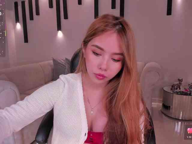 CarolineGrace webcam