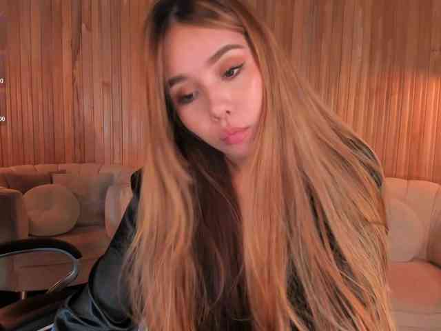 CarolineGrace webcam
