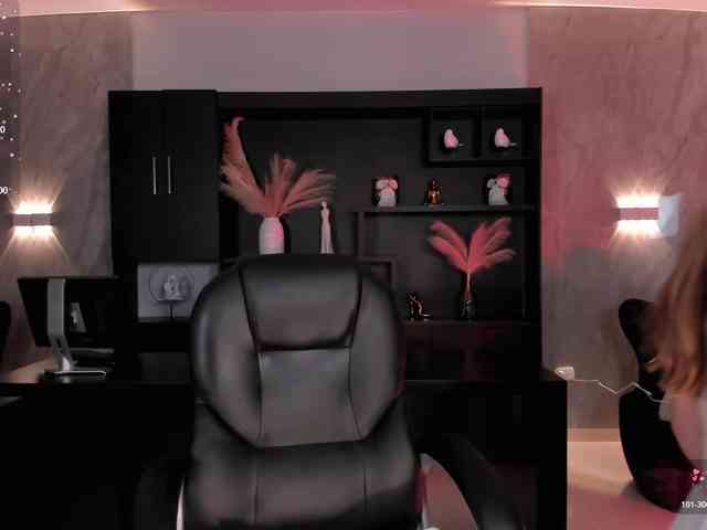 CarolineGrace webcam