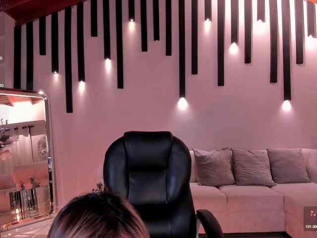 CarolineGrace webcam