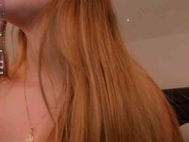 CarolineGrace webcam