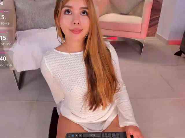 CarolineGrace webcam