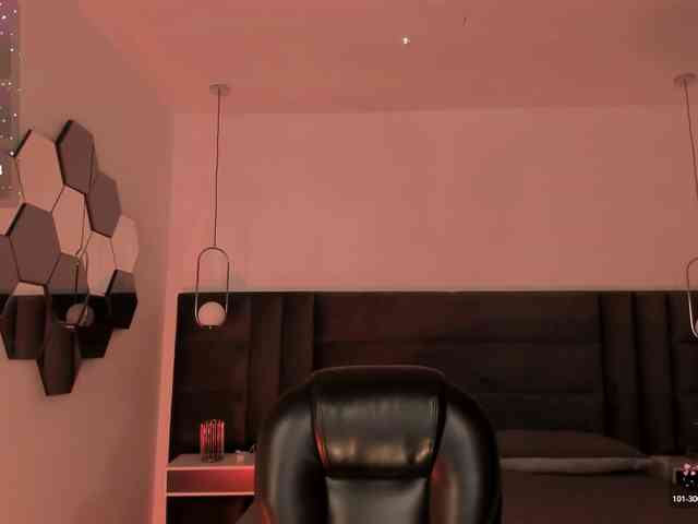 CarolineGrace webcam