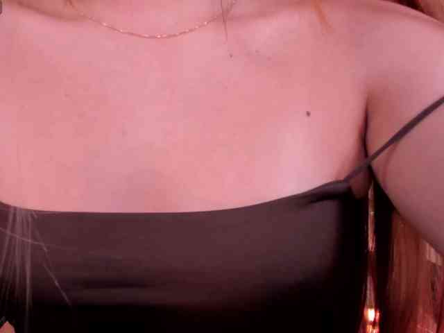 CarolineGrace webcam
