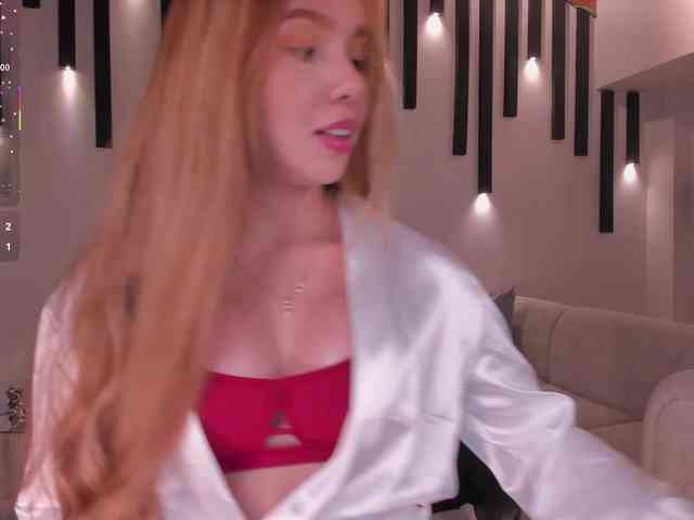 CarolineGrace webcam