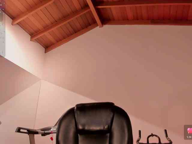 CarolineGrace webcam