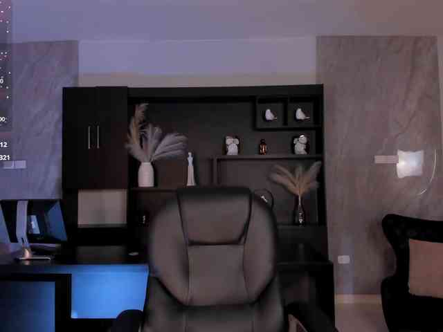 CarolineGrace webcam