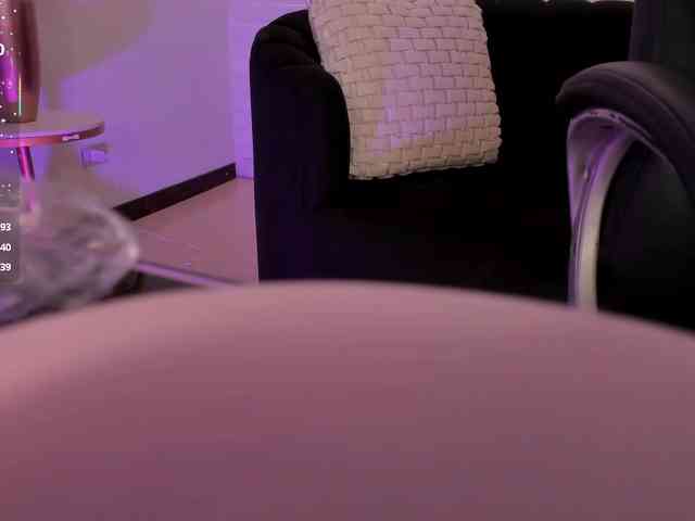 CarolineGrace webcam
