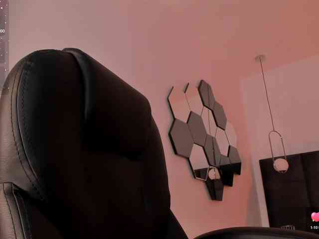 CarolineGrace webcam