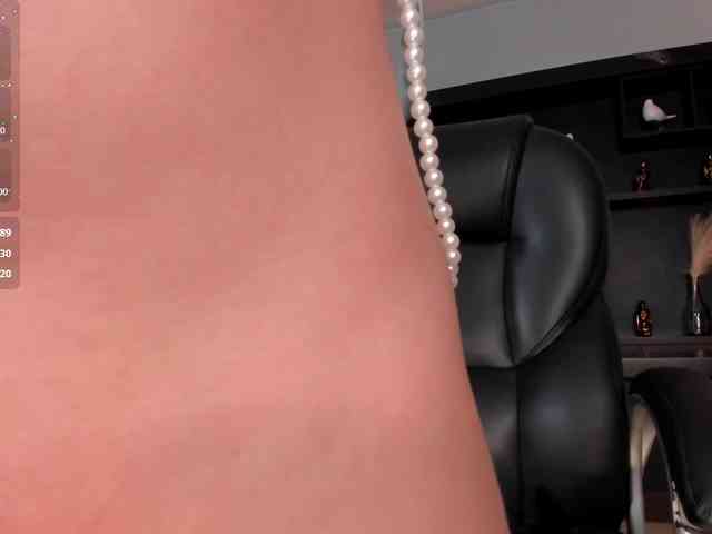 CarolineGrace webcam
