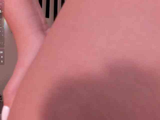 CarolineGrace webcam