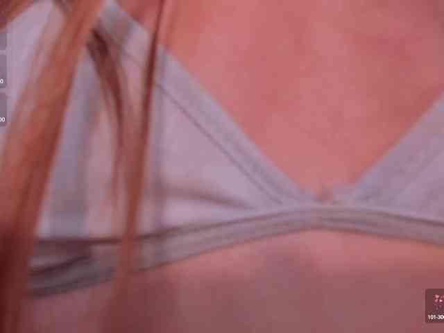 CarolineGrace webcam