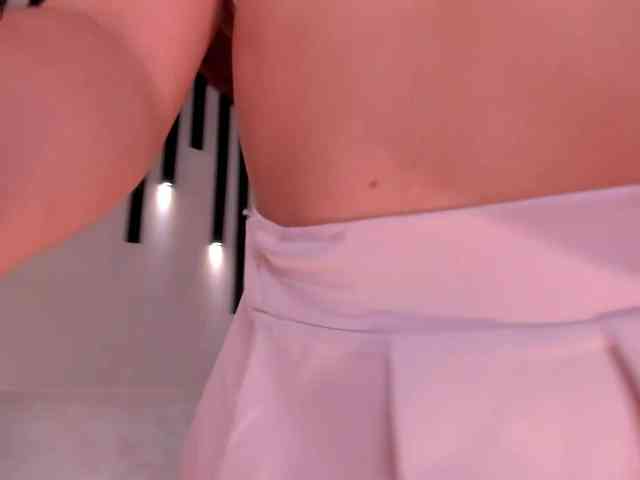 CarolineGrace webcam