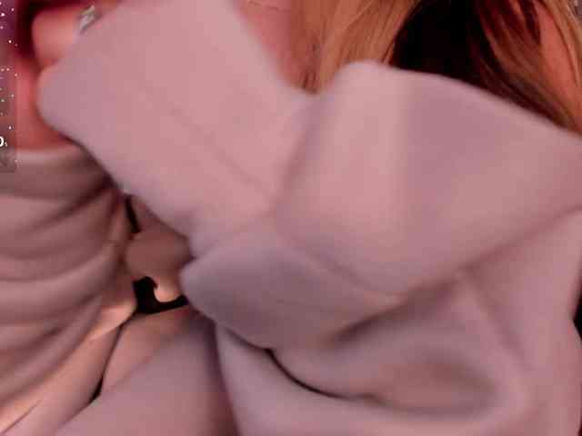 CarolineGrace webcam