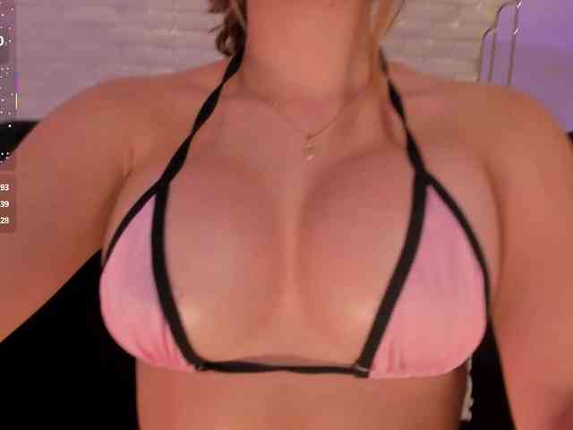 CarolineGrace webcam