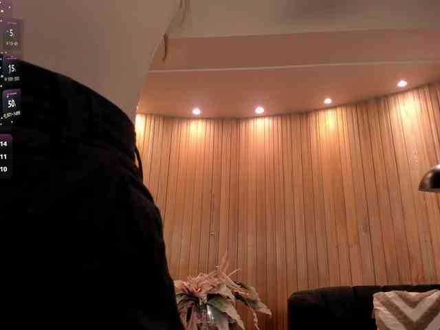 CarolineGrace webcam