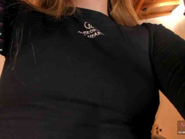 CarolineGrace webcam